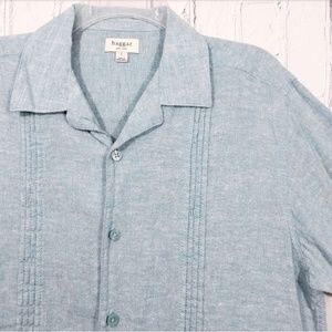 Haggar men's light blue Chambray button up shirt